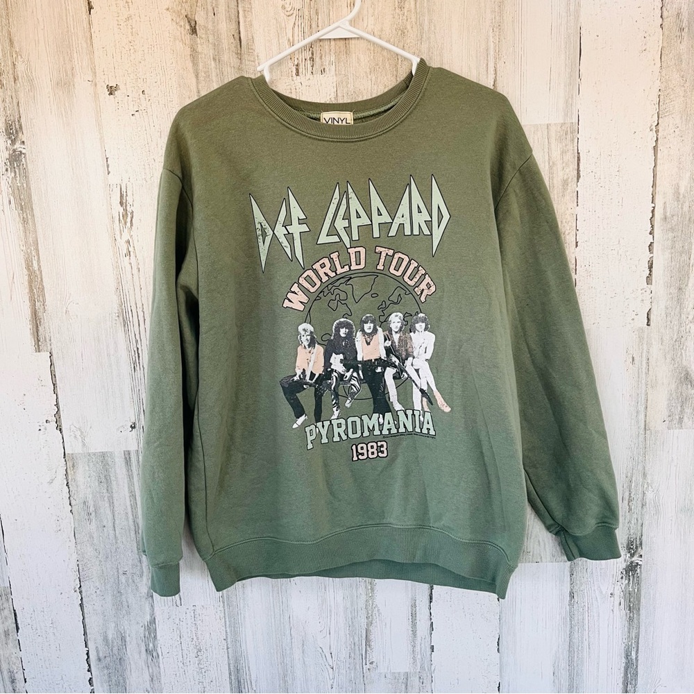 Def Leppard Vinyl Threads Women’s Size Large Sweatshirt Def Leppard Graphics
